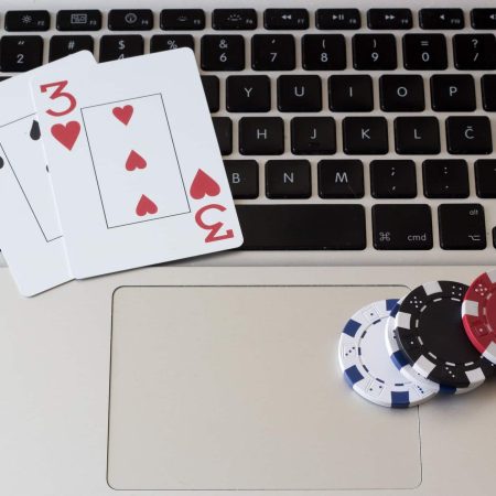 Live Poker and Online Poker: What is the best option for you?